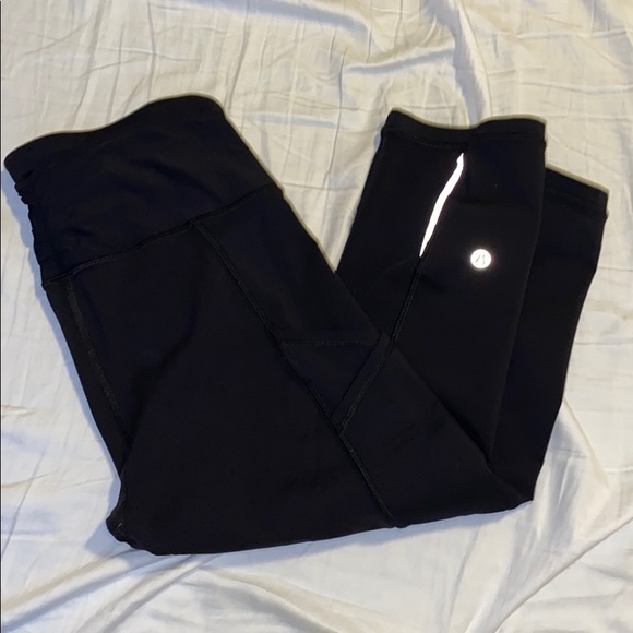 Cropped lululemons - Picture 1 of 3